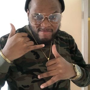 Meet your Posher, De-ronn